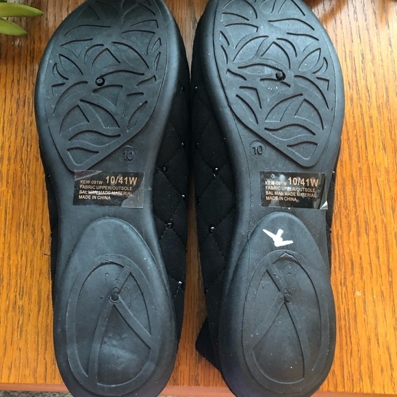 CL Chinese Laundry 10W Black Faux Suede studded Ballet Flats - Picture 3 of 7